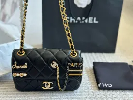 CC984 Mini Classic Handbag / 4.7 × 7.8 × 2.3 in