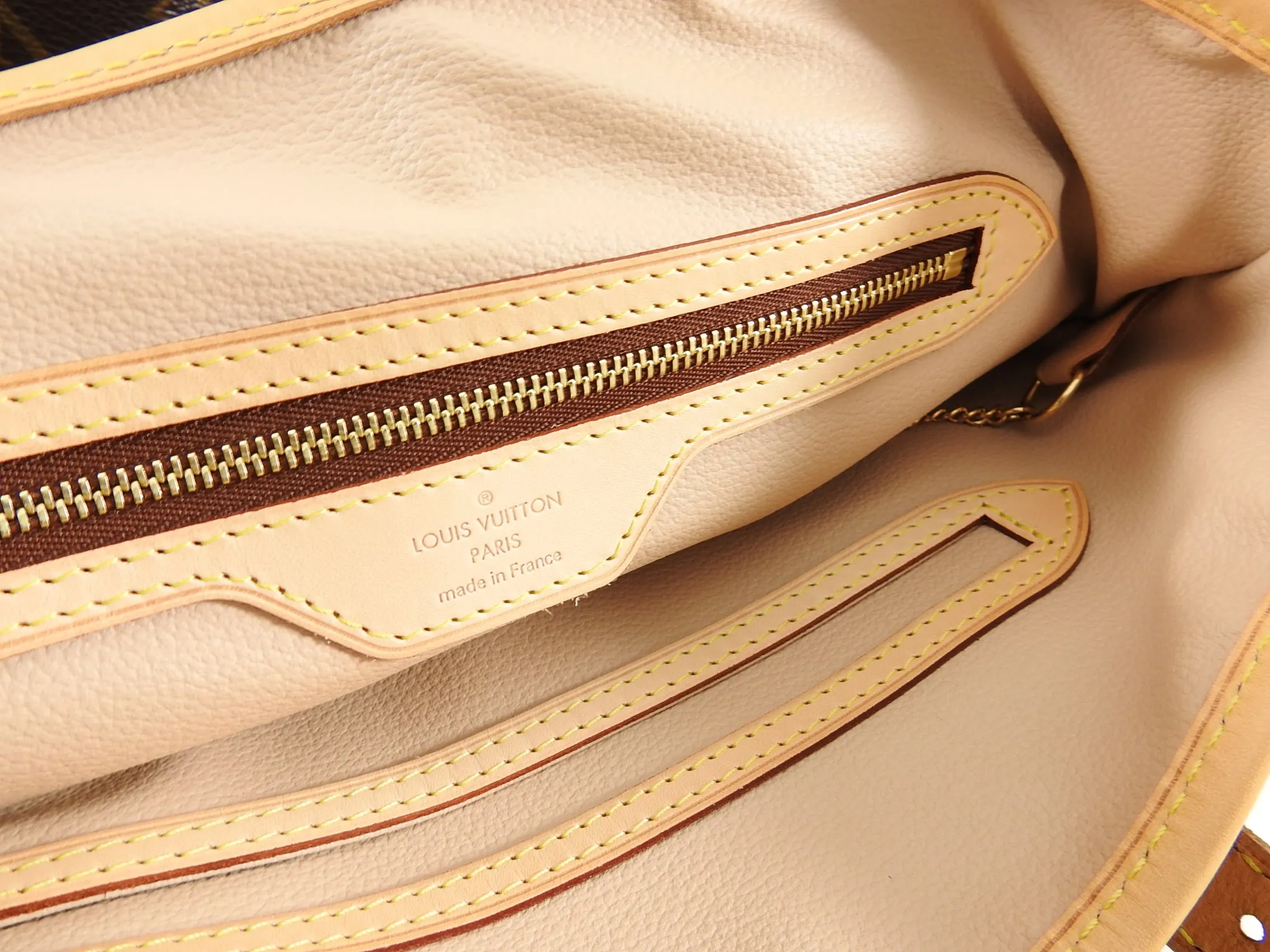 Louis Vuitton Monogram GM Bucket Tote Bag